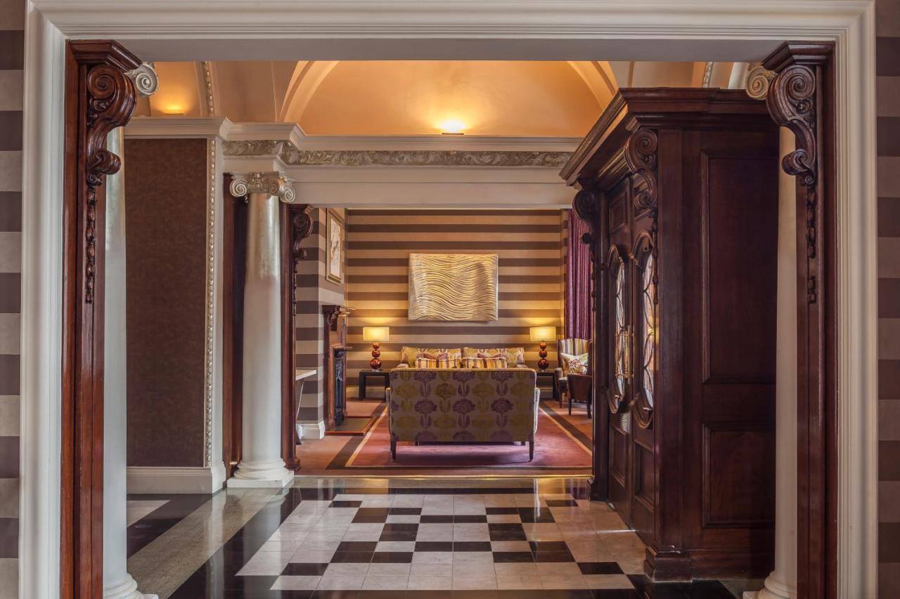 فندق ذا روزيت ريدينغ ريدينج المظهر الخارجي الصورة The entrance to the suite