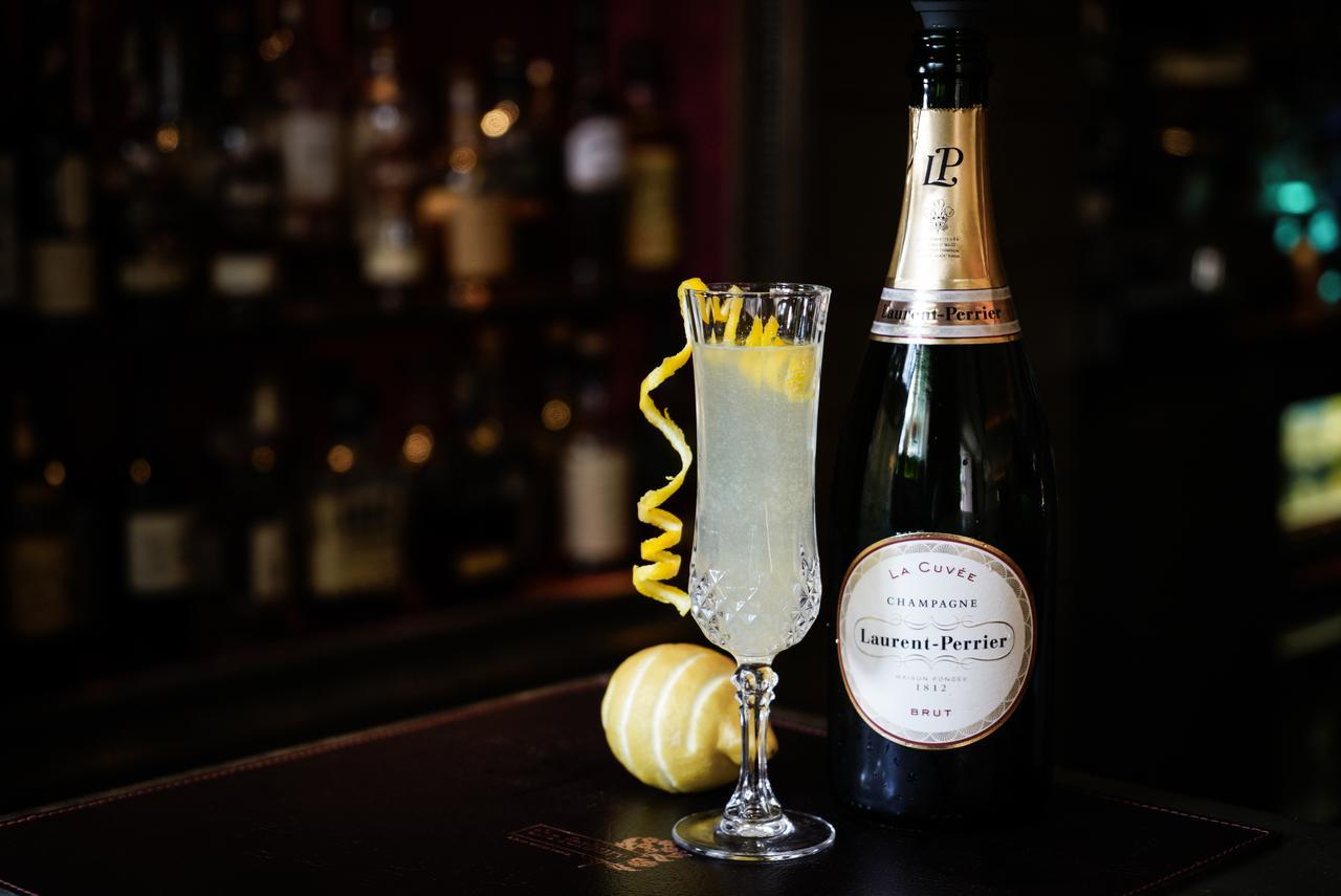 فندق ذا روزيت ريدينغ ريدينج المظهر الخارجي الصورة A French 75